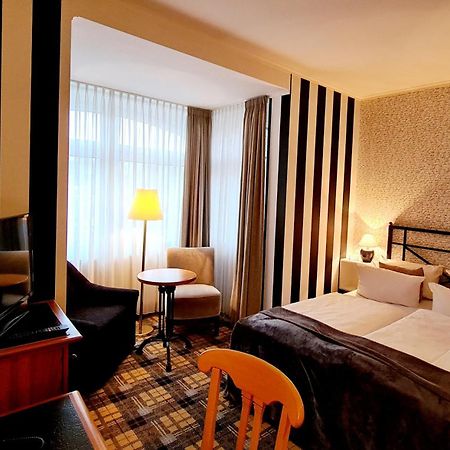 Hotel Schieferhof - Glaslust Neuhaus am Rennweg Dış mekan fotoğraf