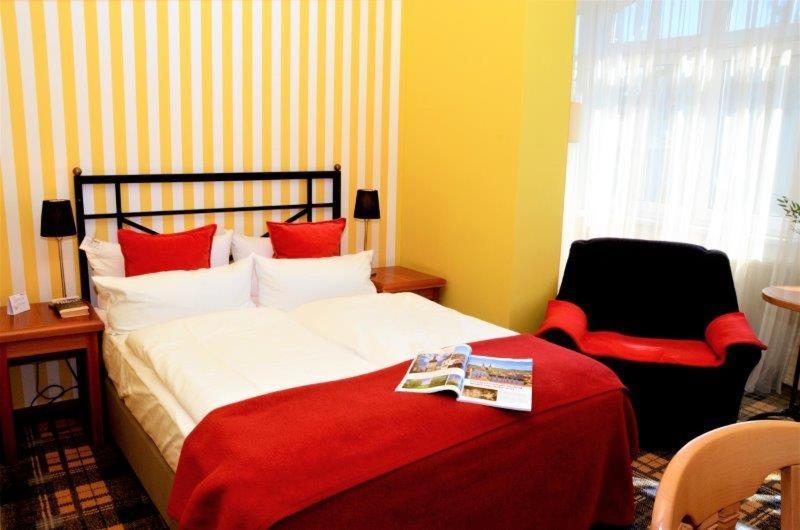 Hotel Schieferhof - Glaslust Neuhaus am Rennweg Dış mekan fotoğraf