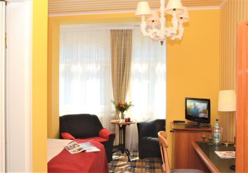 Hotel Schieferhof - Glaslust Neuhaus am Rennweg Dış mekan fotoğraf