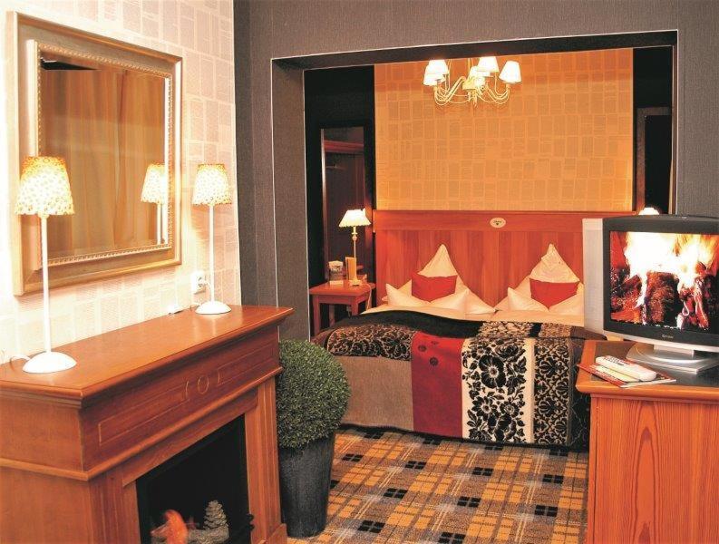 Hotel Schieferhof - Glaslust Neuhaus am Rennweg Dış mekan fotoğraf