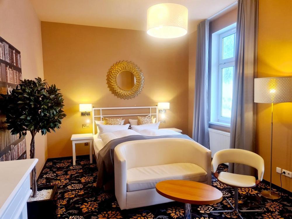 Hotel Schieferhof - Glaslust Neuhaus am Rennweg Dış mekan fotoğraf