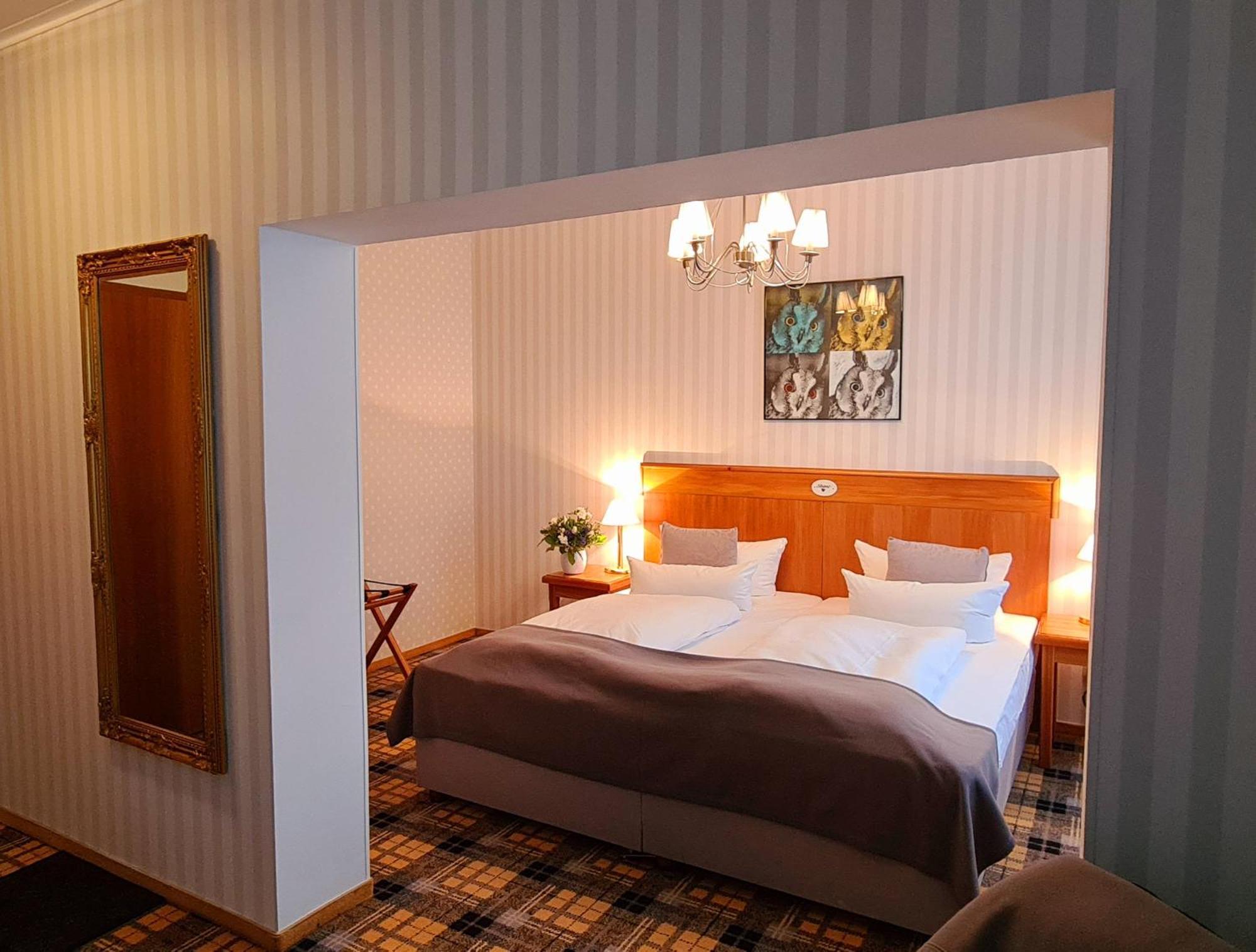 Hotel Schieferhof - Glaslust Neuhaus am Rennweg Dış mekan fotoğraf