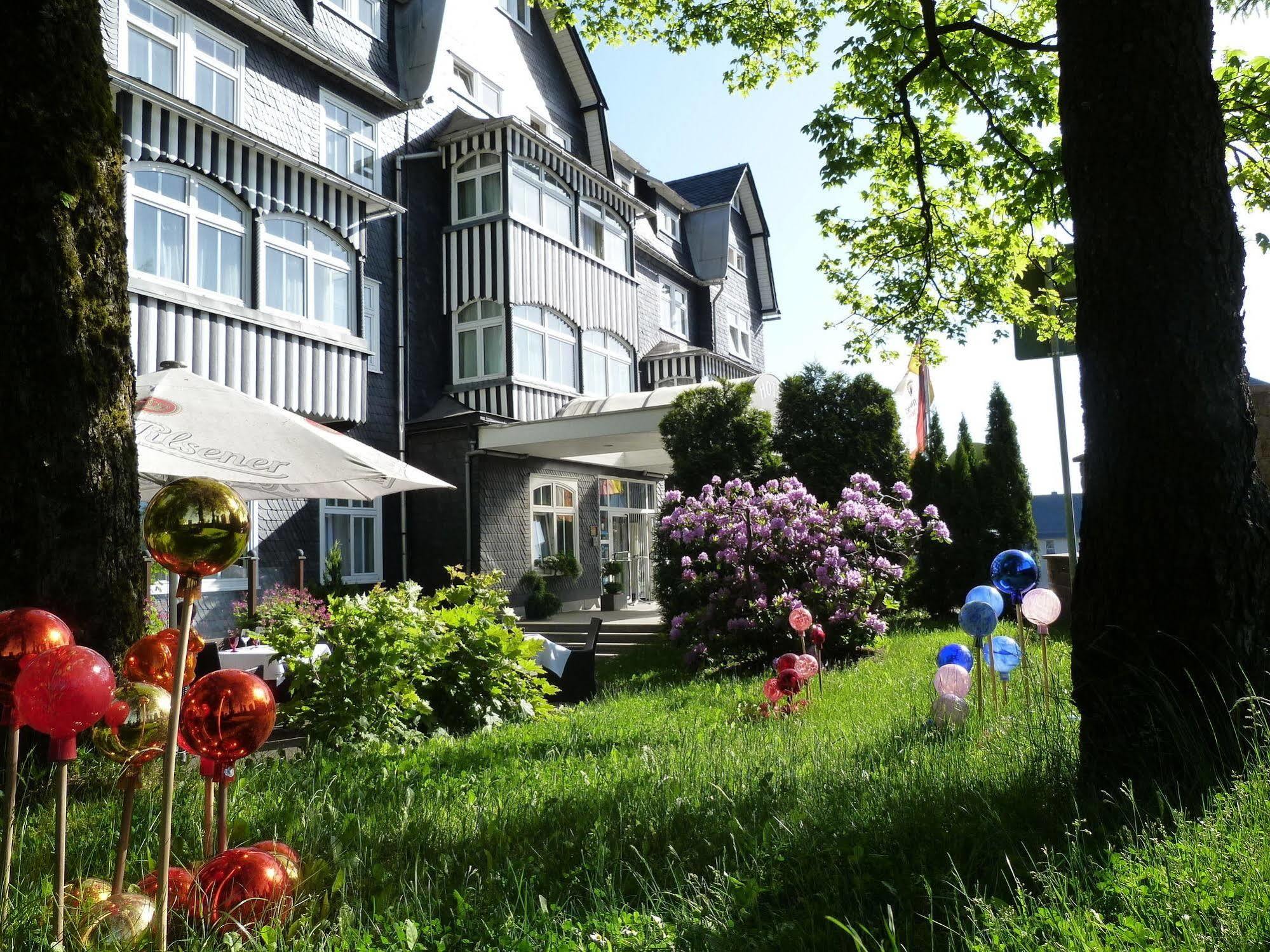 Hotel Schieferhof - Glaslust Neuhaus am Rennweg Dış mekan fotoğraf