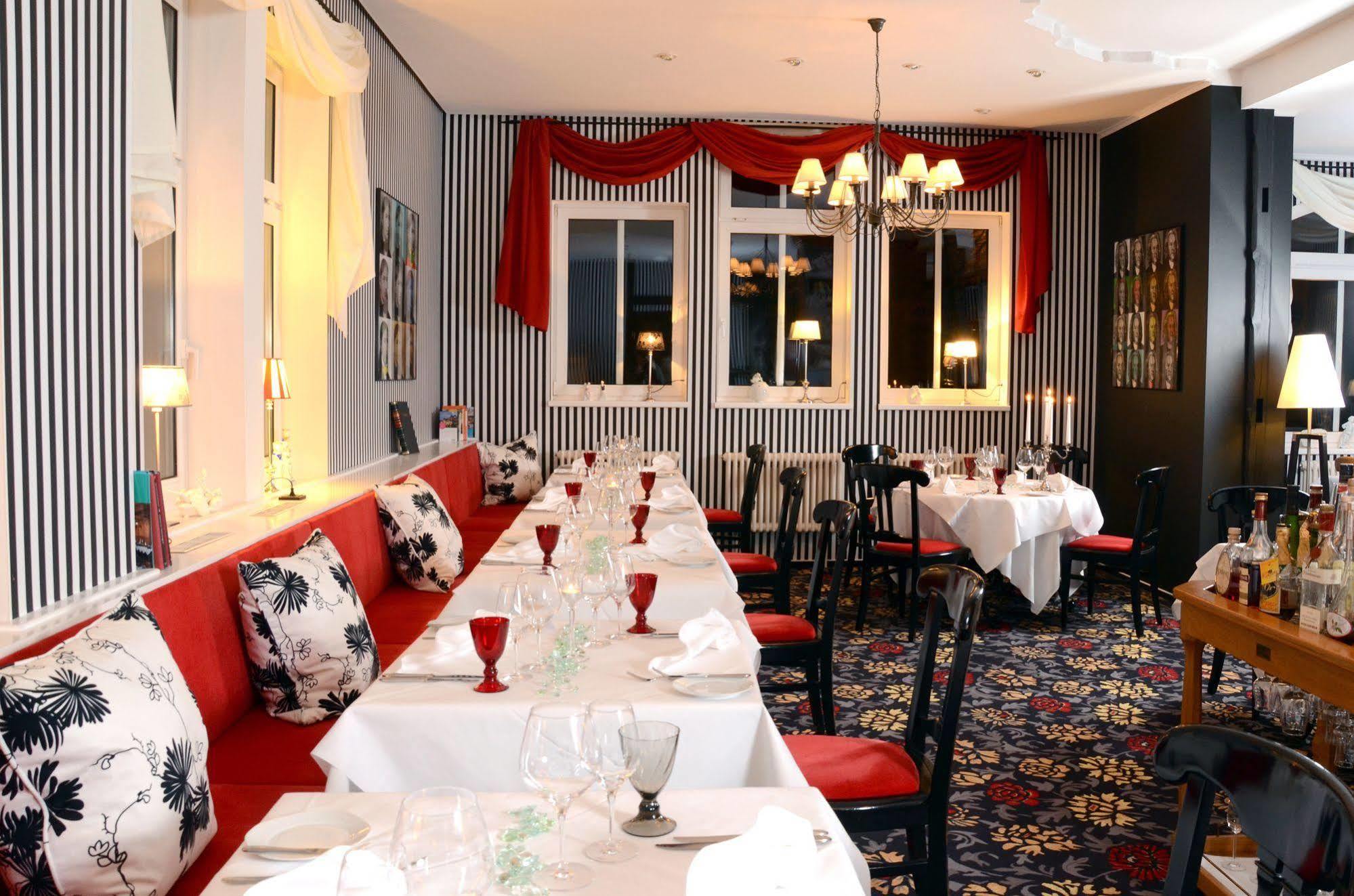 Hotel Schieferhof - Glaslust Neuhaus am Rennweg Dış mekan fotoğraf