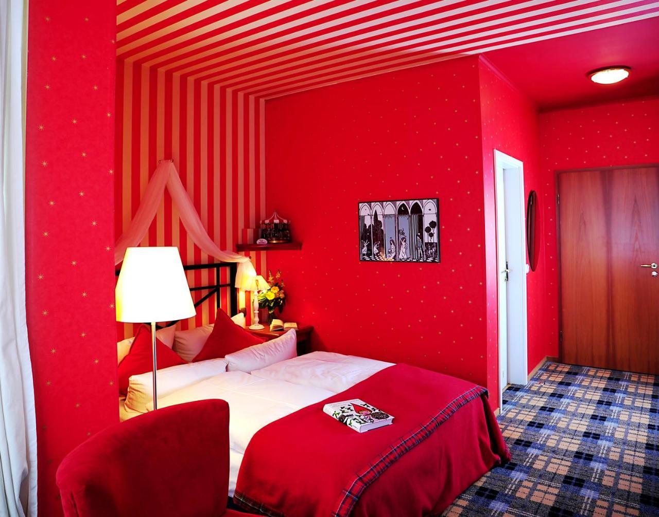 Hotel Schieferhof - Glaslust Neuhaus am Rennweg Dış mekan fotoğraf